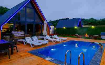 Doğa İçinde Havuz ve Jakuzili Tatil Trendi