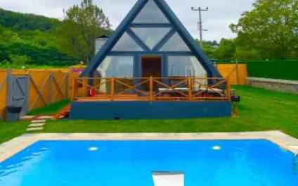 Orman Manzaralı ve Sıcak havuzlu Tatil